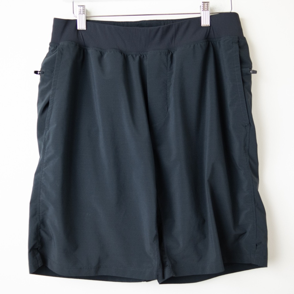 Fabletics The Franchise 9" Shorts Mens Small Black Lined Zip Pockets Workout